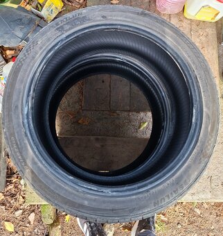 Predám 2ks letné pneu 235/40 R18 letné - 2