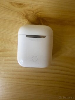 AirPods 2 v dobrom stave - 2