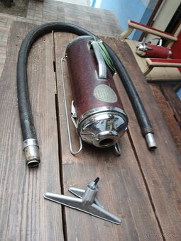 Retro vysávač - 2