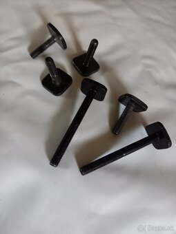 THULE skrutky - 2