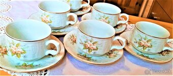 Dvojset porcelánových šálok s tanierikmi,taniere,dózičky,váz - 2