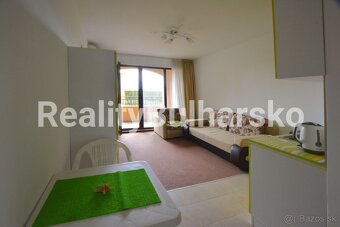 Na prodej prostorné a kompletně zařízené studio(1+kk, 40 m²) - 2