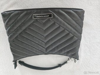 Armani - 2