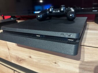 Ps4+2x ovladač+hry - 2