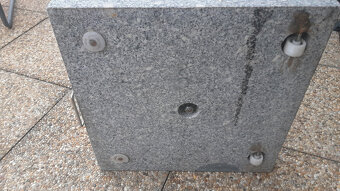Predám granitový stojan na slnečník, 40kg - 2
