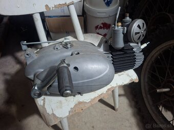 Predám motor jawa 555 pionier po go - 2