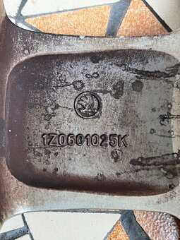 Elektróny Škoda Octavia 2 - 2