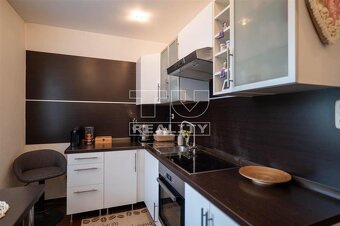 (REZERVOVANÉ)3 IZBOVÝ BYT, ŽILINA - HLINY 7, BALKÓN, 65m2 - 2