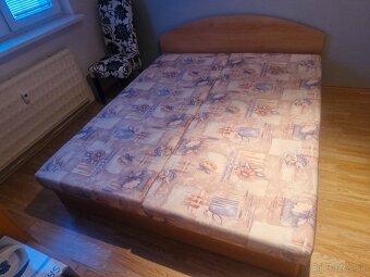 Predám čalúnenú manželskú posteľ - 2