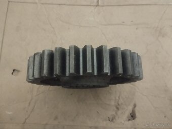 Predám koleso reduktora prednej nápravy v3s - 2