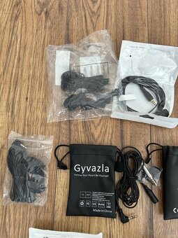 MIX MIKROFONOV+PRISLUŠENSTVA - 2