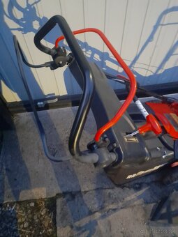 Benzinová kosačka Hecht s pojazdom - 2