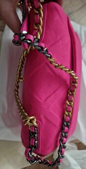 Nová luxusná CHANEL crossbody fuchsia jahňacia koža - 2