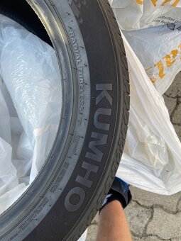 Predám gumy 215/55 r18 - 2