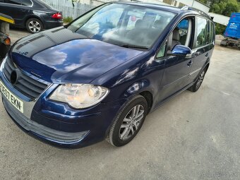 Rozpredám Volkswagen Touran 2.0 TDI DSG automat - 2