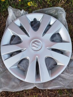 Ozdobné kryty kolies (puklice) 14“, originály, pre Suzuki - 2
