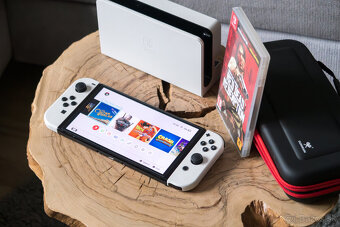 Nintendo Switch OLED + hra - 2