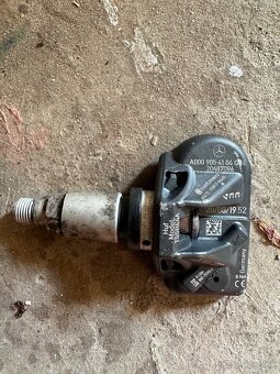 TMPS senzory/Snímače tlaku v pneumatikách Mercedes - 2