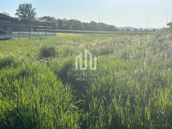  POZEMOK  na stavbu RD v novej lokalite obce Modrovka - 2