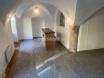 PRENÁJOM: Obchodné priestory Banská Štiavnica - 2