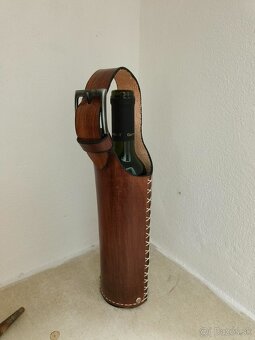 predám kožené púzdro na víno-nosič - 2