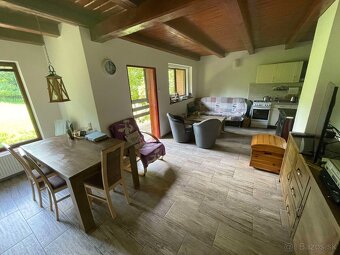 Celoročné obývateľná murovaná chata kúsok od Púchova. - 2