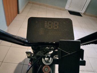 predam elektricku kolobezku/ skuter,harley, - 2