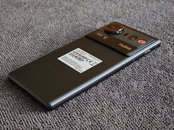 Nubia z80 ultra 1tb - 2