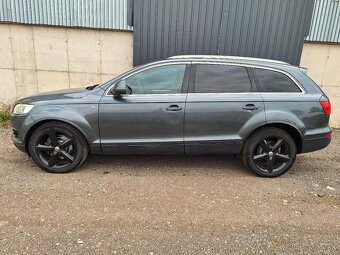 Audi Q7 3.0 TDI S-Line Quattro 7 míst - 2