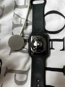 Apple Watch Series 5 - LTE / 85% Batéria - 2