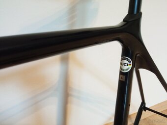 karbonový cestný rám Giant Tcr disc L - 2