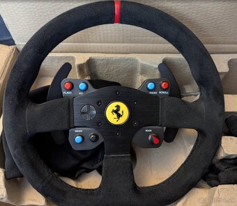 Thrustmaster T300 Ferrari Alcantara + Playseat + Playmat - 2