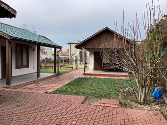 VÝHODNÁ CENA 4-izbový tehlový RD s krásnym pozemkom - 2