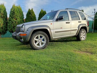 Jeep cherokee kj 2,5 105kw 5st manuál 4x4 - 2