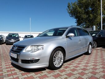 Volkswagen Passat Variant 3.2 V6 Sportline 4-Motion DSG - 2