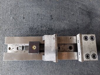 Strojní svěrák přesný - 2