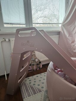 Detska drevena smyklavka a bazenik s gulickami - 2