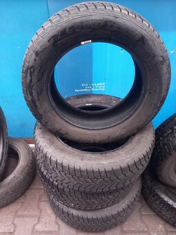 Pneumatiky zimné - Goodyear 215/65/R17 - 2