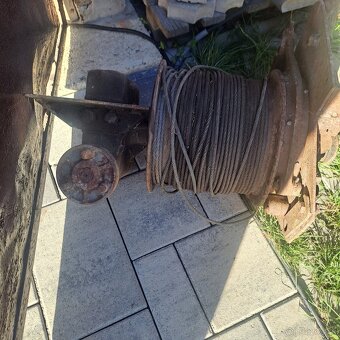 Navyak zo stavebného výťahu. - 2