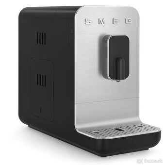 Kávovar SMEG BCC11 - 2