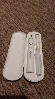 Elektricka zubna kefka - 2