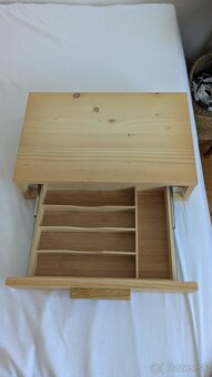 Drevený príborník - 2