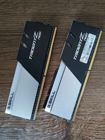 RAM DDR5, DDR4 - 2