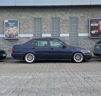 Volkswagen Vento - 2