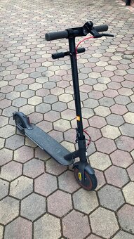 Predám Xiaomi Mi Electric Scooter Pro 2 - 2