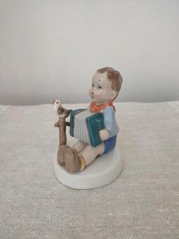 Royal dux chlapec s harmonikou porcelánová soška - 2