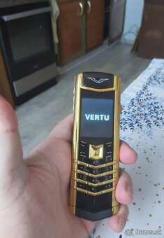 NOKIA VERTU SIGNATURE V GOLD EDICION - 2