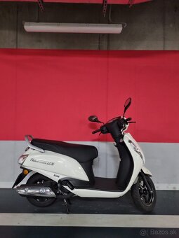 Suzuki Address skuter 125 biely - 2
