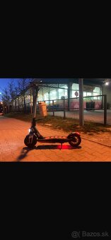 Elektrokolobežka , elektrická kolobežka Aprilia eSR1 - 2