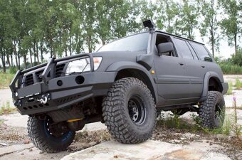 Predám pevnostný nárazník Nissan Patrol y61 - 2